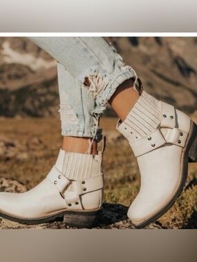 Freebird whiskey white ankle leather boots size 11